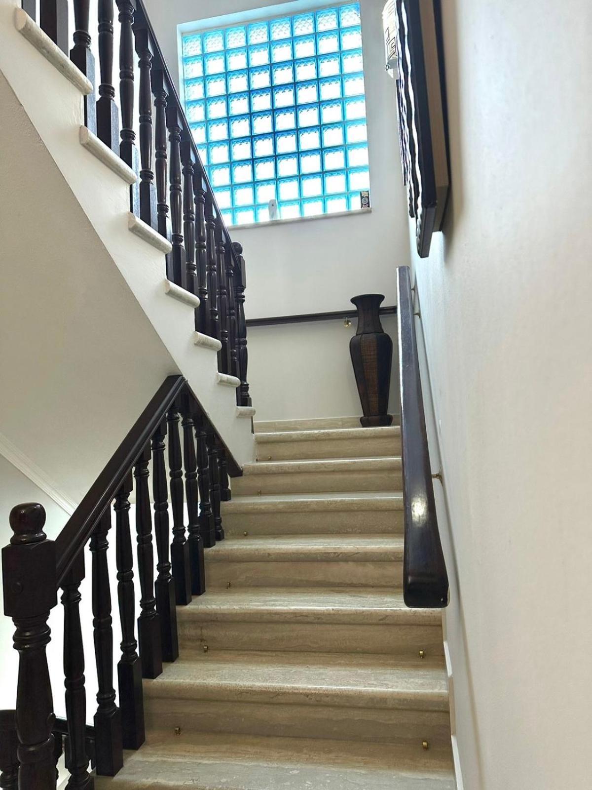 Guest House Pulake 베라트 외부 사진