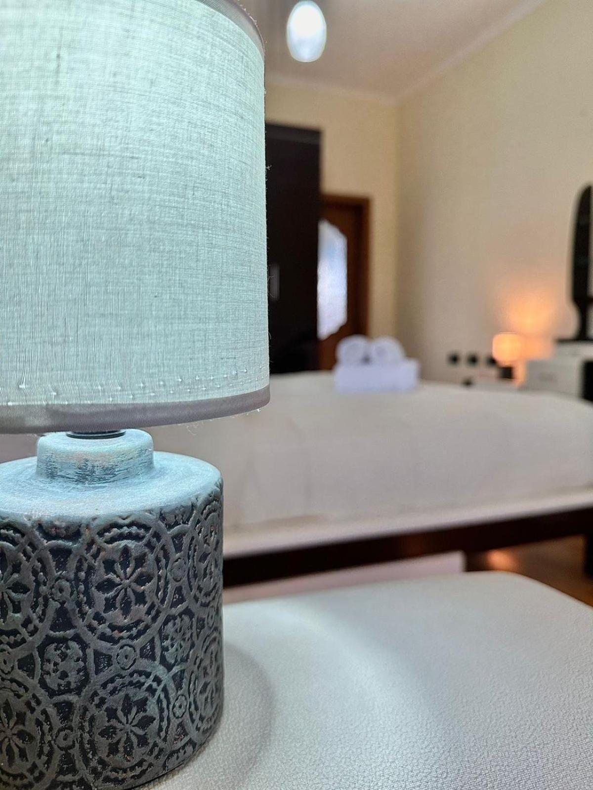 Guest House Pulake 베라트 외부 사진